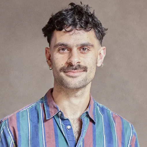 Headshot of Ariel Pourmorady 